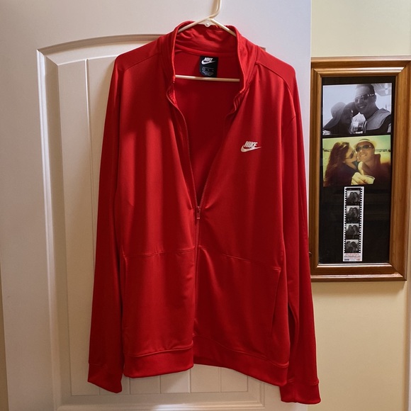 Never worn not my style, wife purchased as a gift - Picture 2 of 4